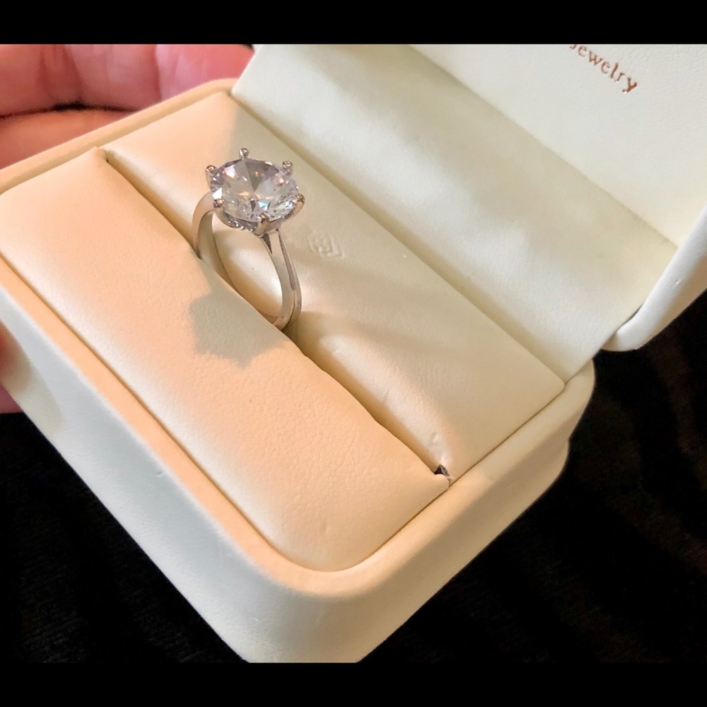 3ct Cubic Zirconia size